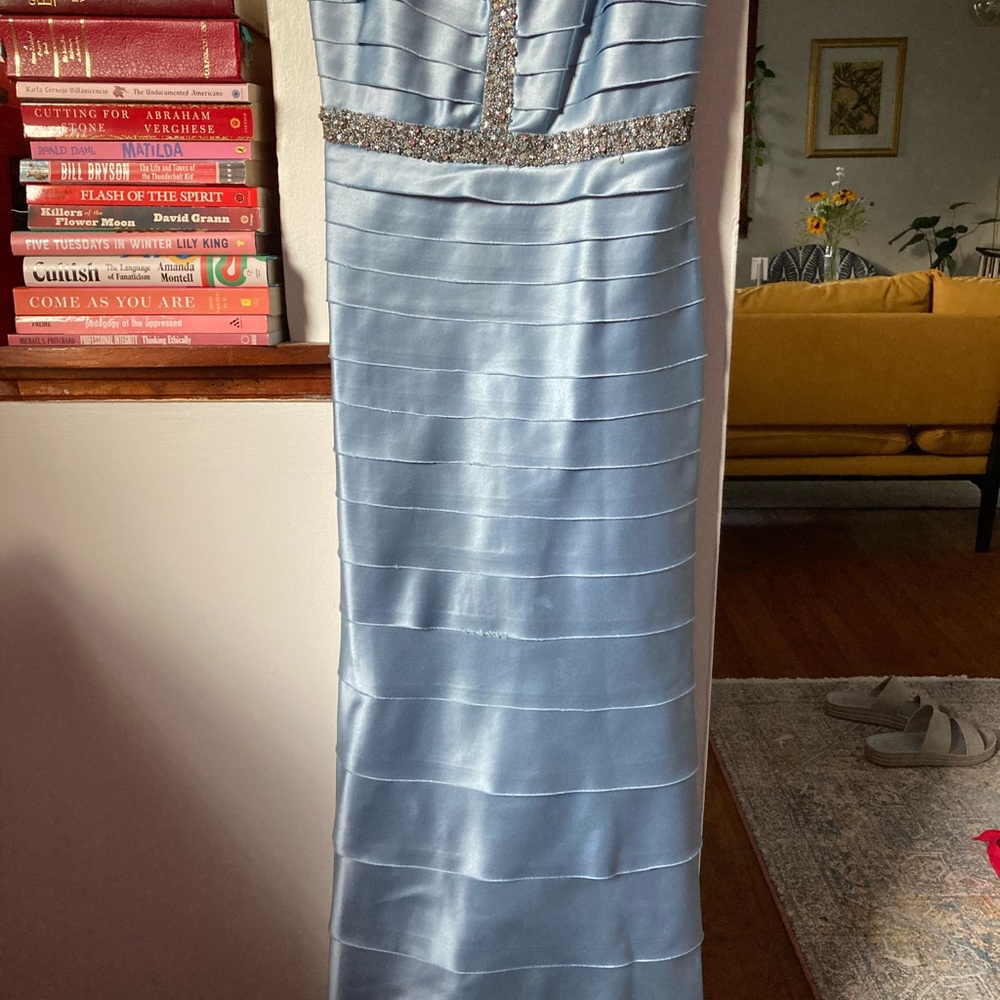 BCBGMaxAzria Blue Maxi Dress Sweetheart Neckline Sleeveless